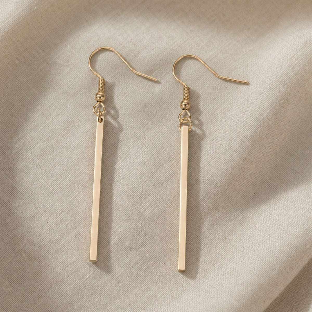 Refined Linear Dangle Earrings
