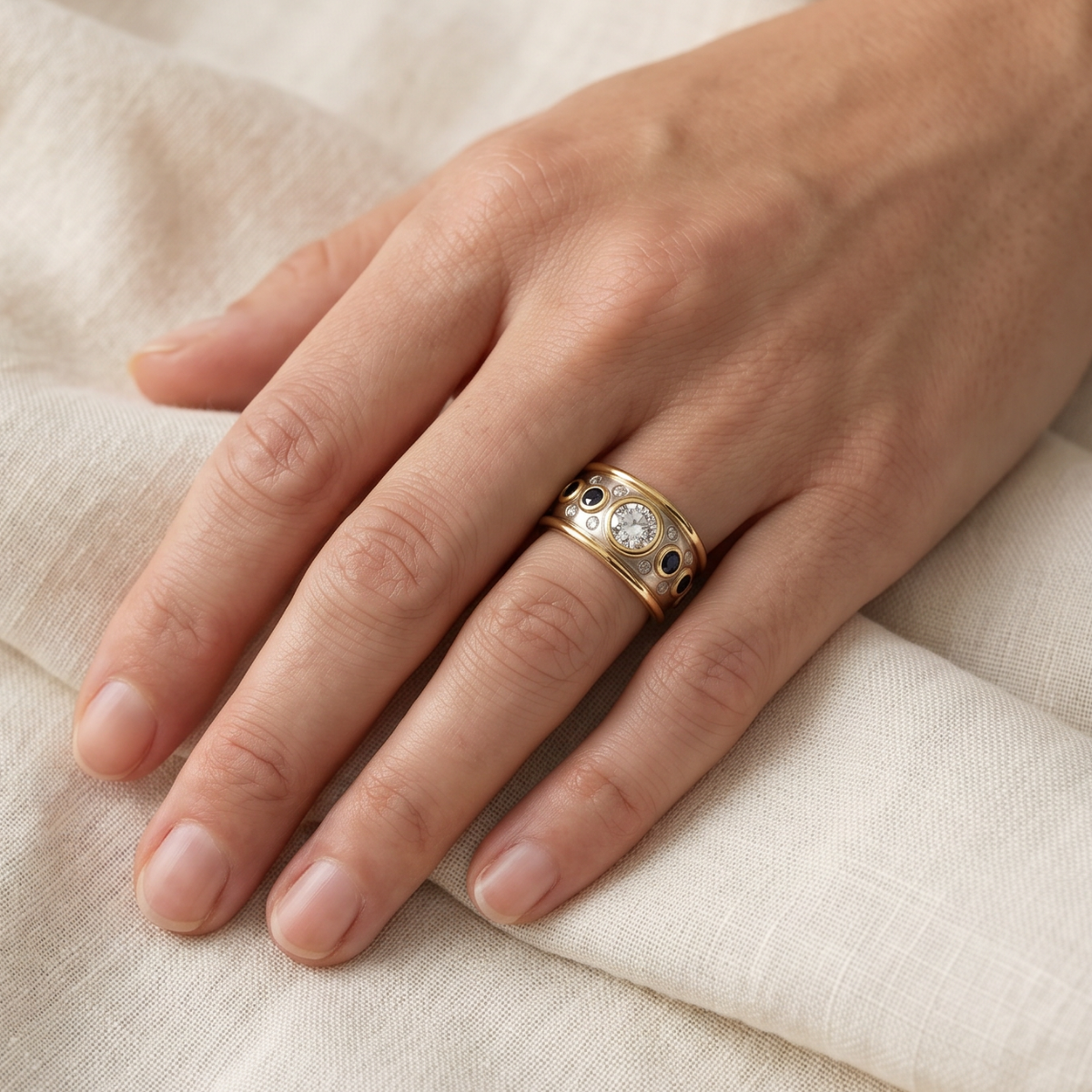 Vintage Cubic Zirconia Inlaid Ring