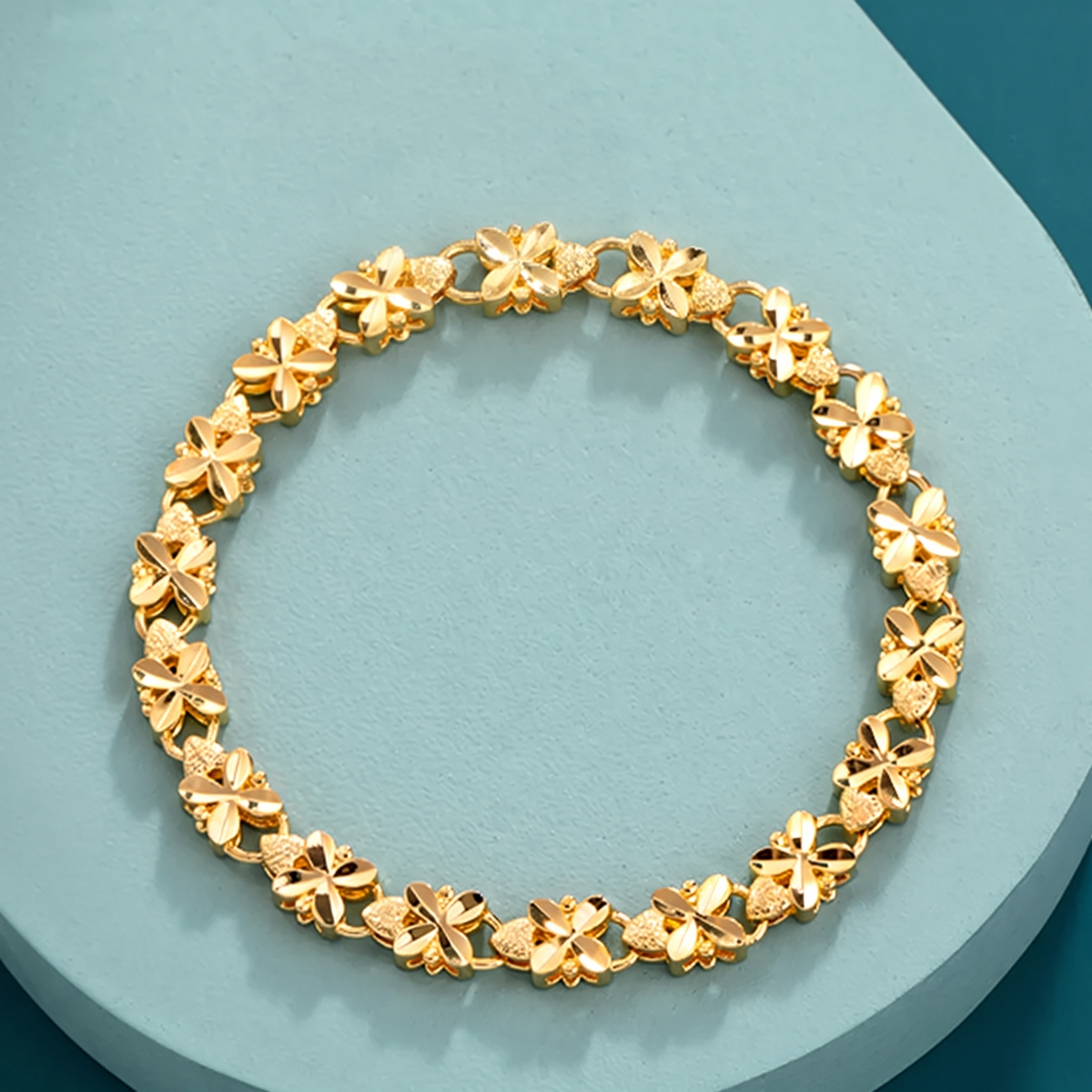 Vintage Golden Daisy Bracelet