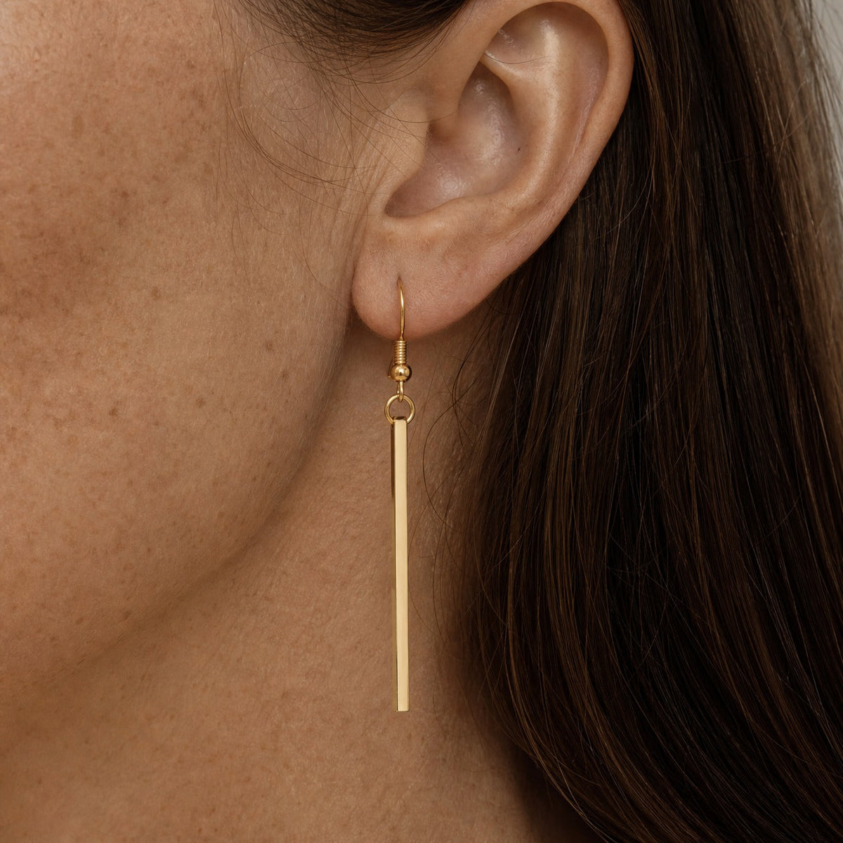 Refined Linear Dangle Earrings